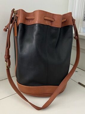 Coach bucket bag, black/brown